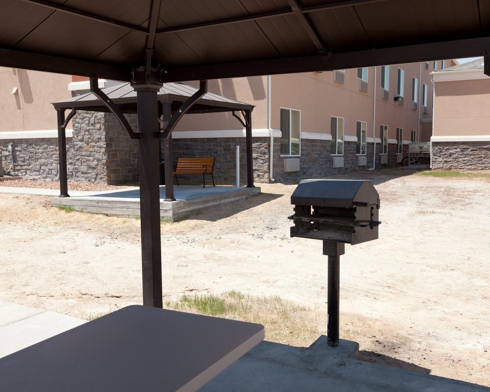 Comfort Suites Pecos Exterior photo