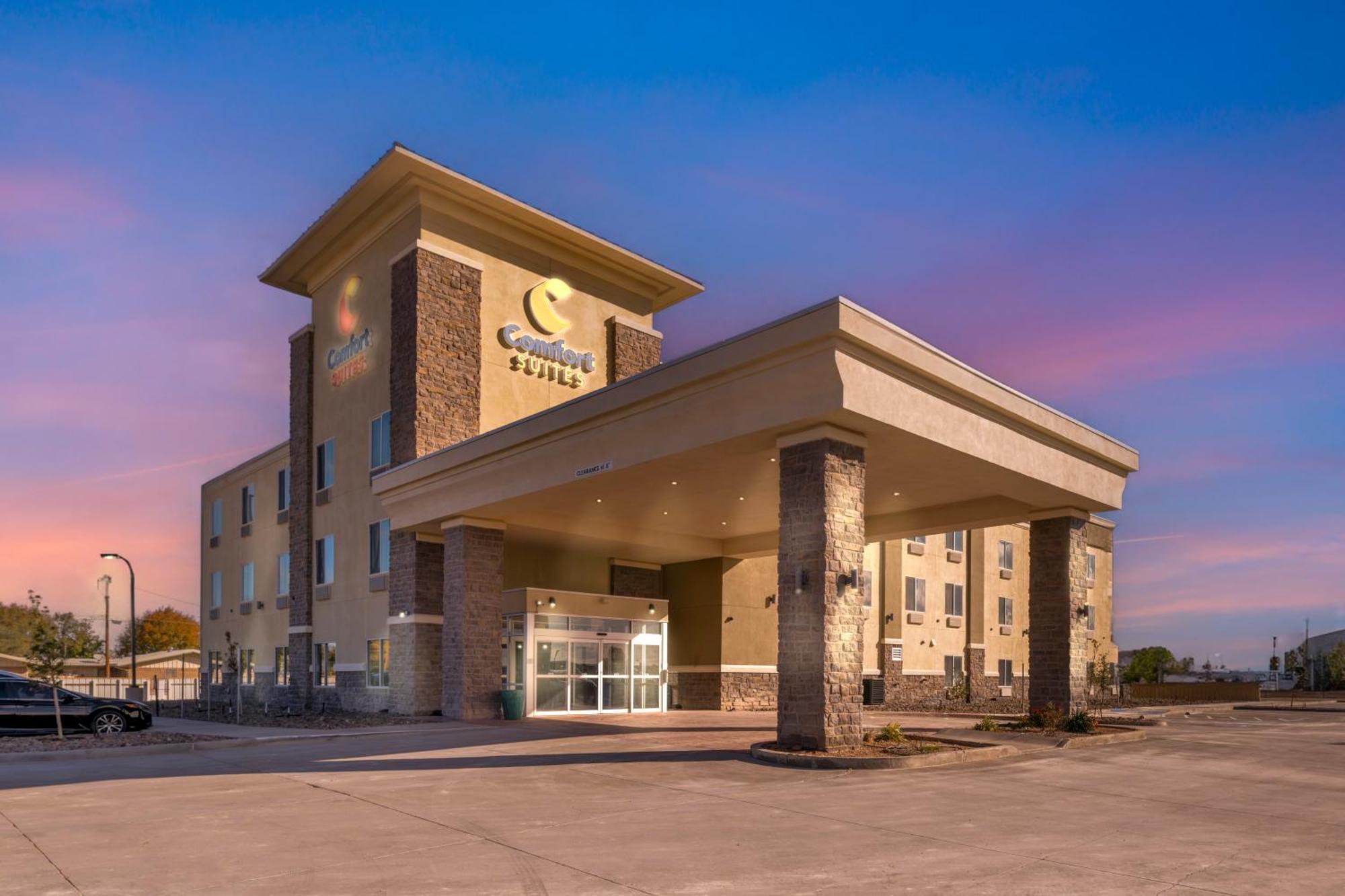 Comfort Suites Pecos Exterior photo