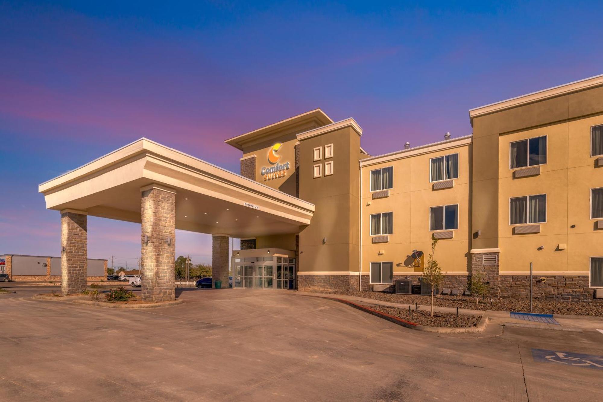 Comfort Suites Pecos Exterior photo